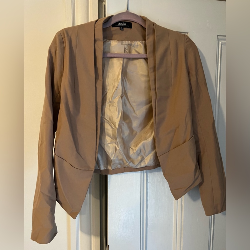 Lulu’s beige/tan blazer, size small